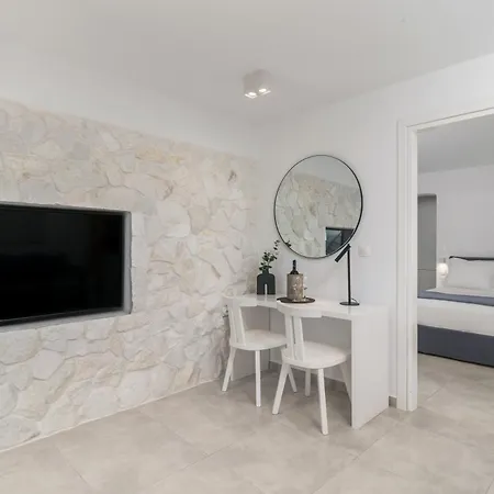 Casa Anna Boutique New 펜션 아다마스